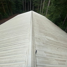 Metal-Barn-Roof-Cleaning-Project-in-Vancouver-Washington 1